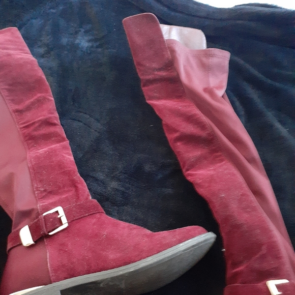 Boots - Picture 2 of 3